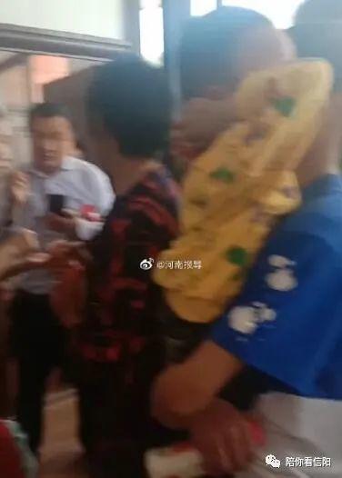 信阳爆料小三视频,一场婚姻的裂痕与网络曝光的较量 第2张 信阳爆料小三视频,一场婚姻的裂痕与网络曝光的较量 第2张